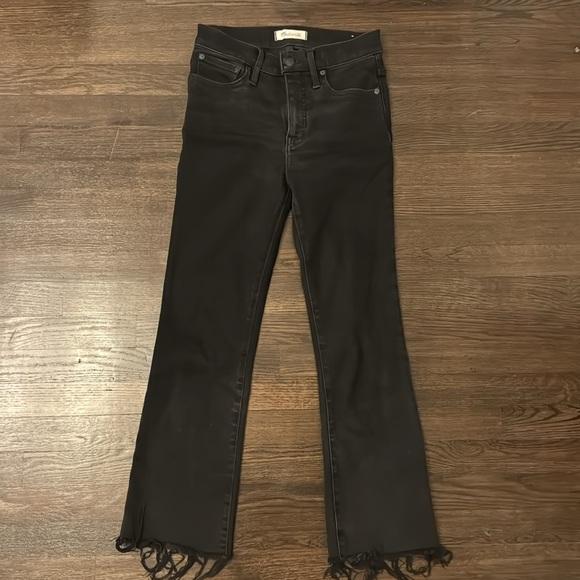 Madewell Cali Demi-Boot Jeans in Berkeley Black: Chewed-Hem Edition - Picture 6 of 10